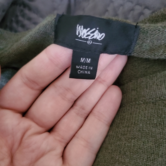 Sweater - Picture 2 of 2